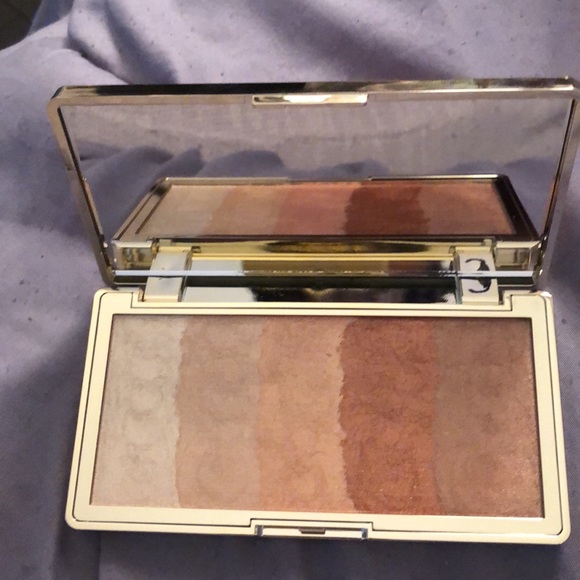 Touch in Sol #GLOWDIENT make up palette - Picture 4 of 6